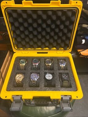 WATCH BUNDLE 6 INVICTA 1 NIXON & 1 DIESEL PLUS INVICTA WATCH CASE